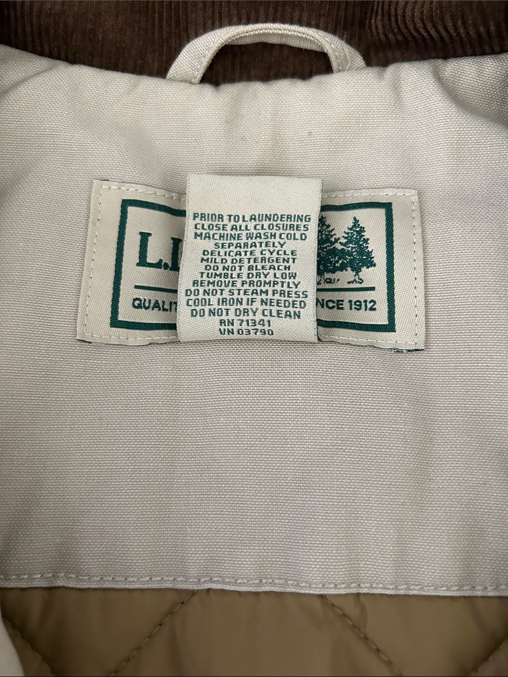 L.L. Bean Vintage Men's Beige Barn Coat with Brown Corduroy Collar/Cuffs - Picture 14 of 16